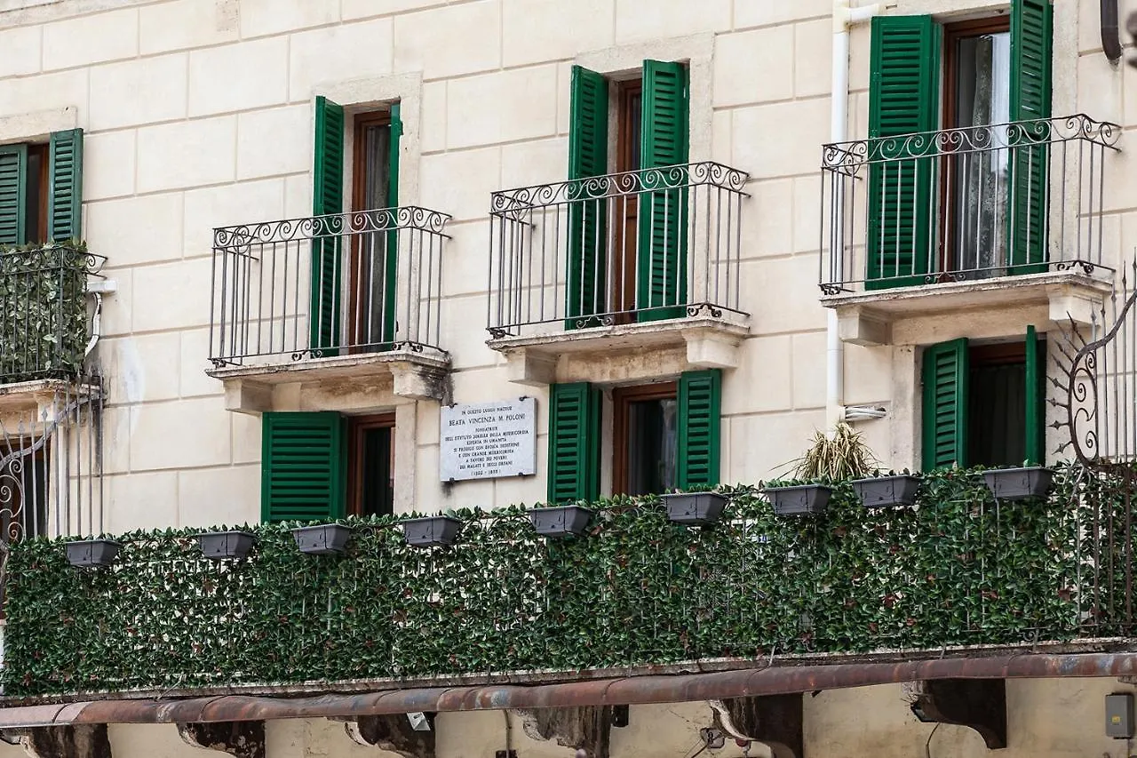 Aurelia Luxury - Piazza Delle Erbe Hotel Verona Guest house
