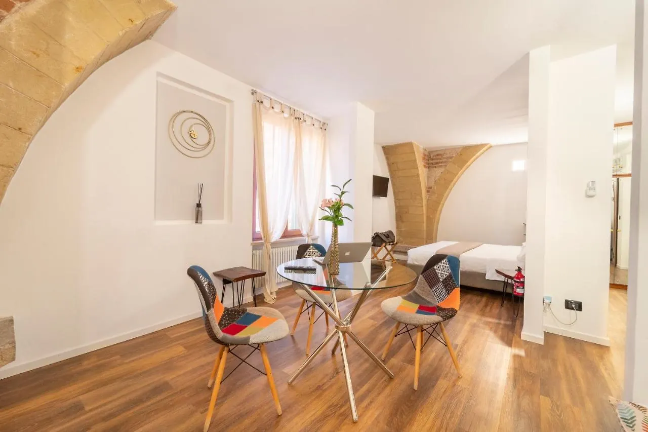 Guest house Aurelia Luxury - Piazza Delle Erbe Hotel Verona Italy